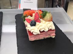 草莓慕斯-厦门艾美酒店·新食谱西餐厅