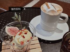 -HUG·拥抱咖啡(郑州宝龙广场店)