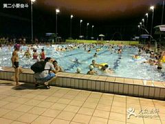 -越秀山游泳场
