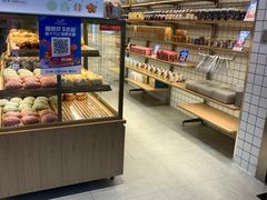 面包甜点陈列柜-面包新语(滨湖万达店)
