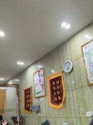 -苗医生专业祛痘·皮肤管理