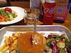 -HUZI虎滋精酿餐吧(京西大悦城店)