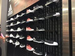 -ABC MART(心斎橋店)