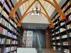 -钟书阁(松江泰晤士小镇店)