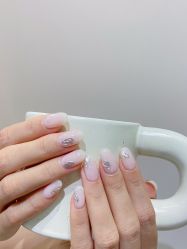 -花岐款式专研健康美甲沙龙