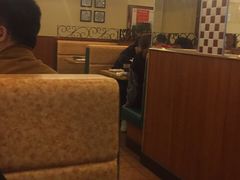 卡座-萨莉亚意式餐厅(新洲家乐福店)