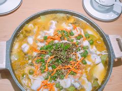 -山城外·非遗酸菜鱼(新都汇融店)