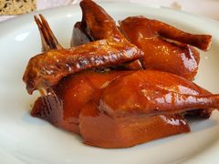 玻璃皮润烧乳鸽-北京厨房(西安SKP店)