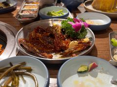 -明洞阿姨·韩式酱蟹烤肉·创意料理(三元桥店)