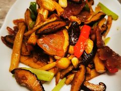 腊肉炒双菇-四道菜·福建菜馆(新街口金鹰店)