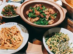 碾辣椒炒肉-吃饭皇帝大土家民族菜(正大广场店)