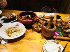 -老滇山寨•云南特色菜•地方菜•民族风情歌舞表演(金碧店)