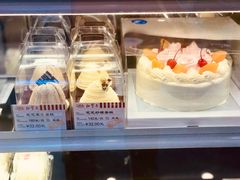 -红宝石·鲜奶小方·海派西点房(南丹店)