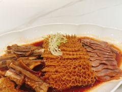 -湖北三五醇酒店·35年新楚菜