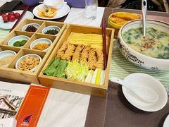 -鹊华居·地道鲁菜·海鲜·融合味(大明湖店)