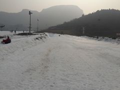 -济南卧虎山滑雪场