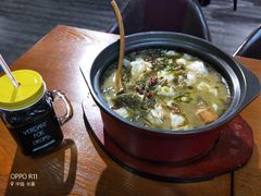 石锅酸菜鱼-周鱼小馆石锅酸菜鱼(活力汇店)