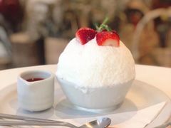 草莓芝士蛋糕雪冰-Cheevit Cheeva(Sirimangkalajarn)