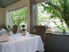 靠窗位-蝶舍·MAISON PAPILLON