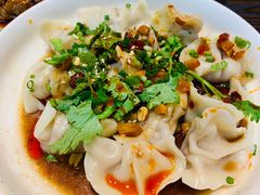 -爆炸头阿姨小四川正宗川味小吃(无任何分店)