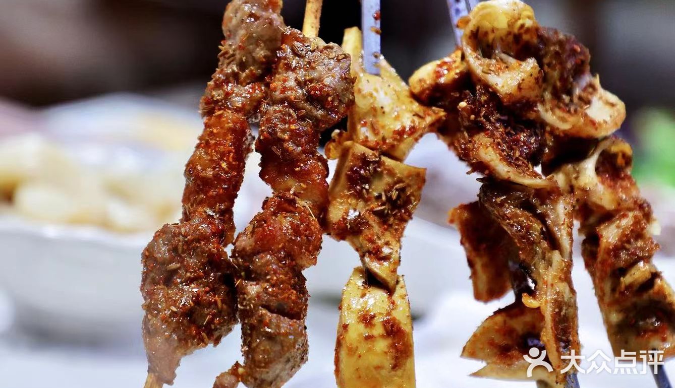要说最解馋，还是得咱地道的铜锅涮肉