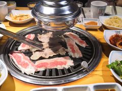 -唯成•韩国炭火烤肉 유성고기
