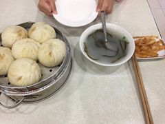 -胡成记口蘑龙眼包子(盐道街店)