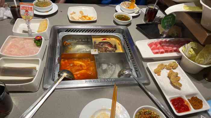 海底捞火锅(城西银泰店)-"呜呜呜～海底捞太会了!把我给感动哭了!虽.