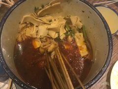 特色毛肚锅-喝丢一只鞋辣炒海鲜小烧烤(三八广场店)