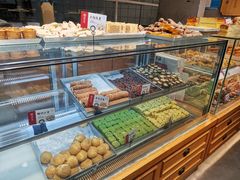 面包甜点陈列柜-拾味中点(花园路店)