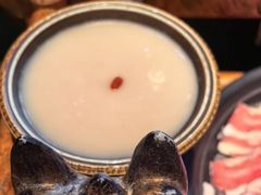 -老牌坊云南鱼豆花火锅(爱建店)
