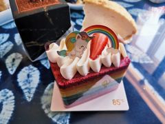 彩虹酸奶蛋糕-85度C(青岛燕儿岛店)