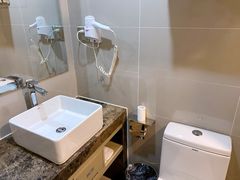 -柏曼酒店(合肥国购广场三里庵地铁店)