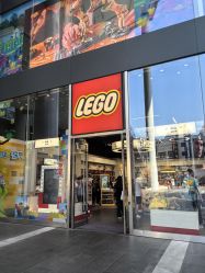 -乐高品牌旗舰店(人民广场店)