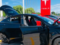 -TESLA 特斯拉(北京南四环中路特斯拉中心)
