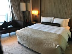 -上海滴水湖皇冠假日酒店