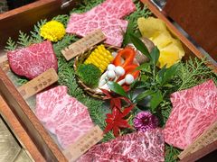 -山川小町·极番烧肉(新地假日广场店)