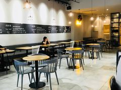 用餐区-HELLO 27 意面·沙拉·帕尼尼