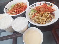 -牛一嘴·兰州牛肉面·大盘鸡(财富中心店)