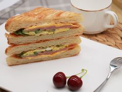 丹麦火腿嫩炒蛋三明治-中粮丰通（北京)食品有限公司