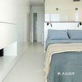 最后他们选择了最简约的风格