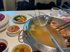 -左庭右院鲜牛肉火锅(金山万达店)