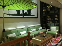 -喜鹊愉家酒店(郑州曼哈顿博览中心地铁站店)