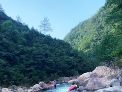 -安吉龙王山峡谷漂流
