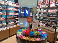 -Laderach 莱德拉(上海环贸iapm店)