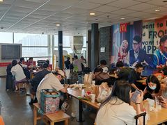 大堂-麦当劳(郑州东高铁站店)