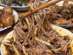-拈签一笑黄牛肉辣卤串串