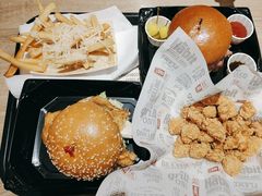 -The Habit Burger Grill 哈比特汉堡(复兴soho店)