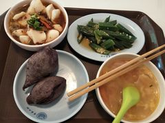 -同济大学本部学苑饮食广场