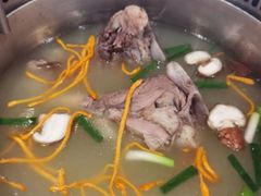 -阿二骨煲(新天地店)